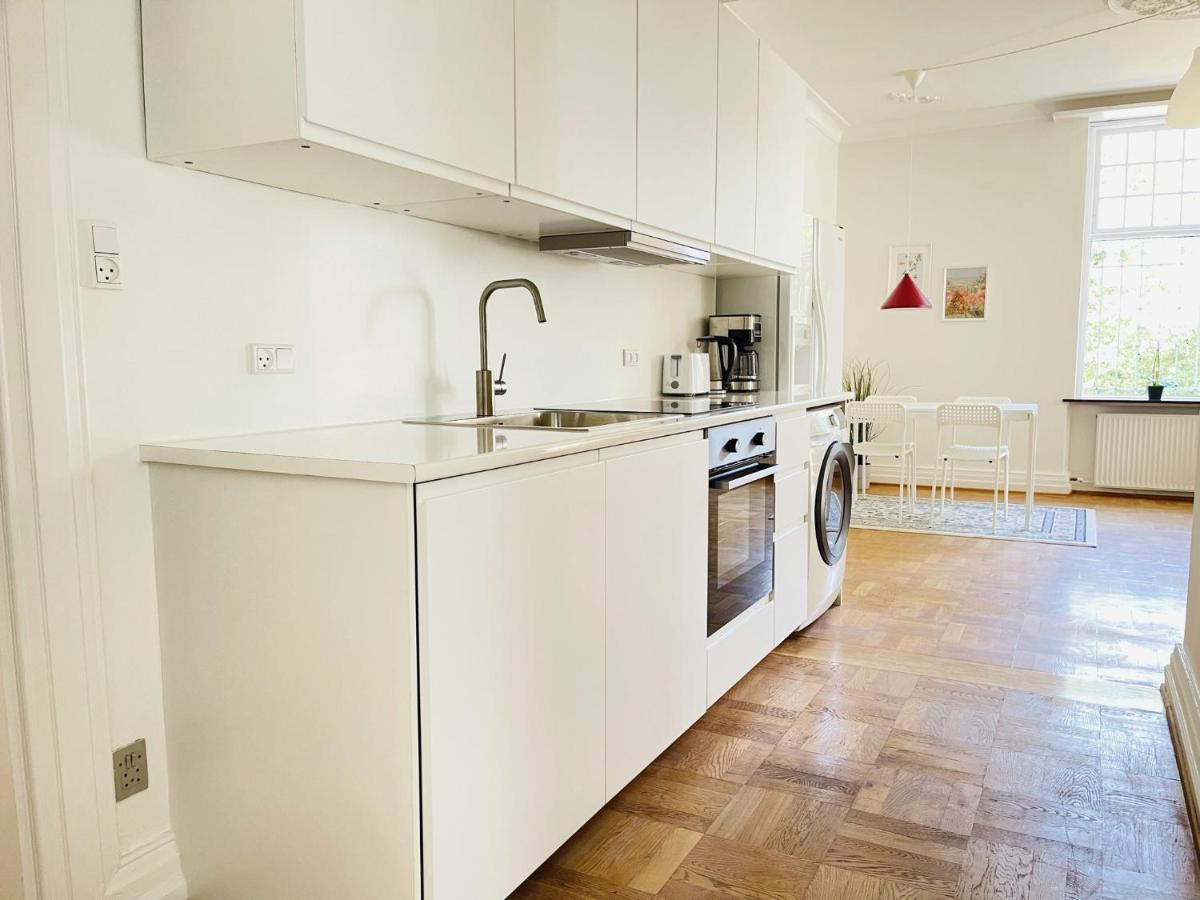 Aday - Aalborg Mansion - Open Bright Apartment With Garden 外观 照片