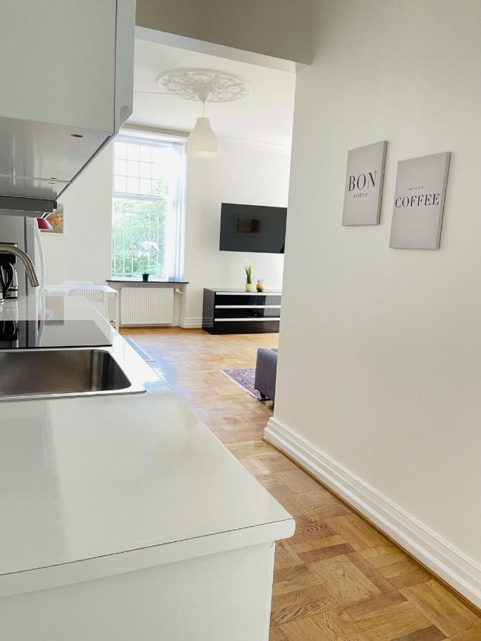 Aday - Aalborg Mansion - Open Bright Apartment With Garden 外观 照片
